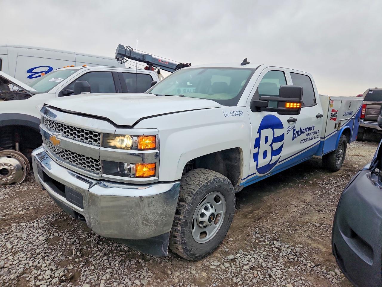 Salvage Chevrolet Silverado Image