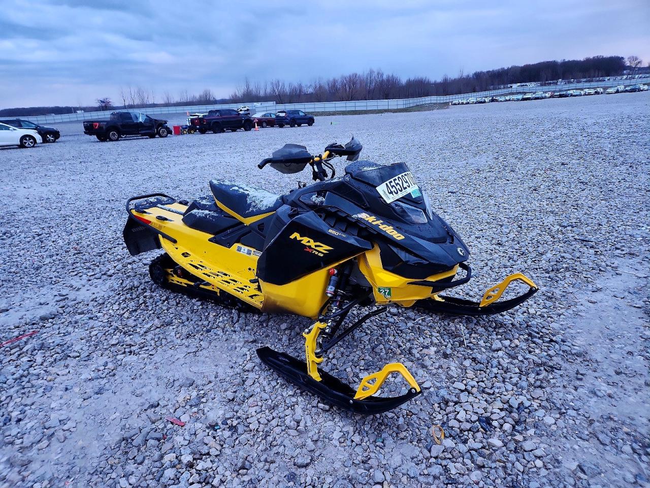 Salvage Ski-Doo 850 Mxz Xr Image