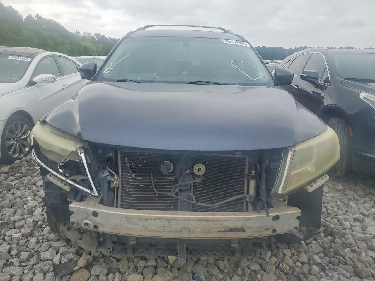 Nissan Pathfinder S