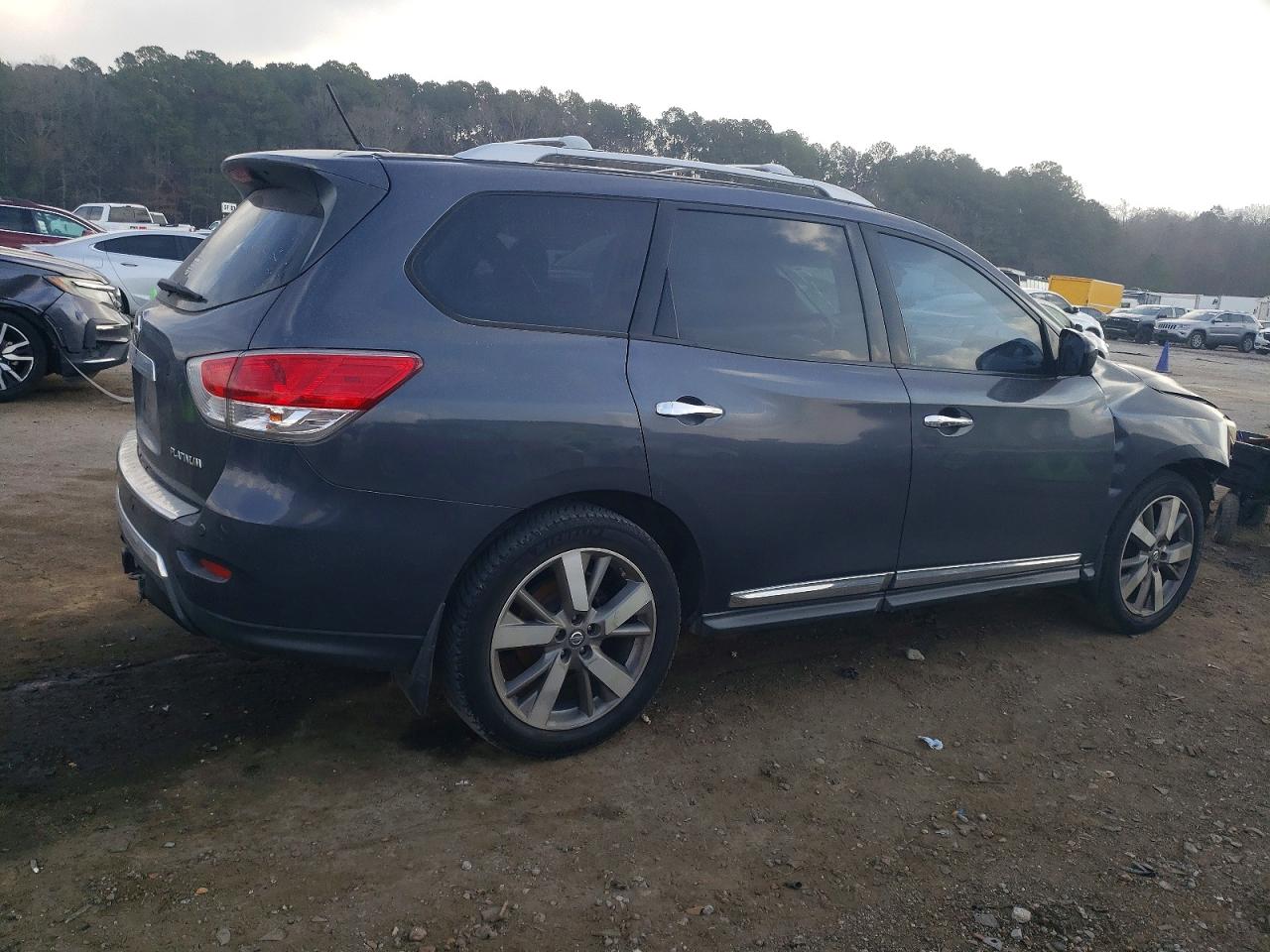 Nissan Pathfinder S
