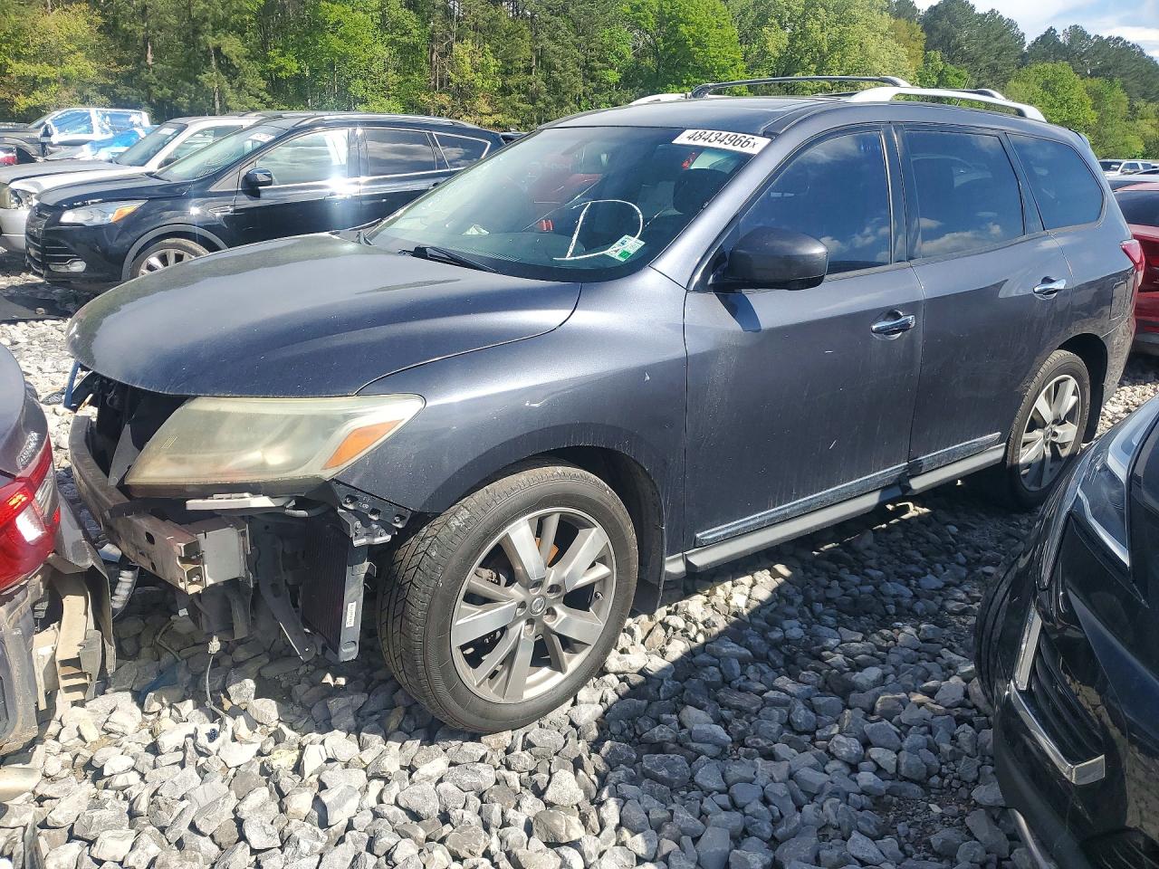 Salvage Nissan Pathfinder Image