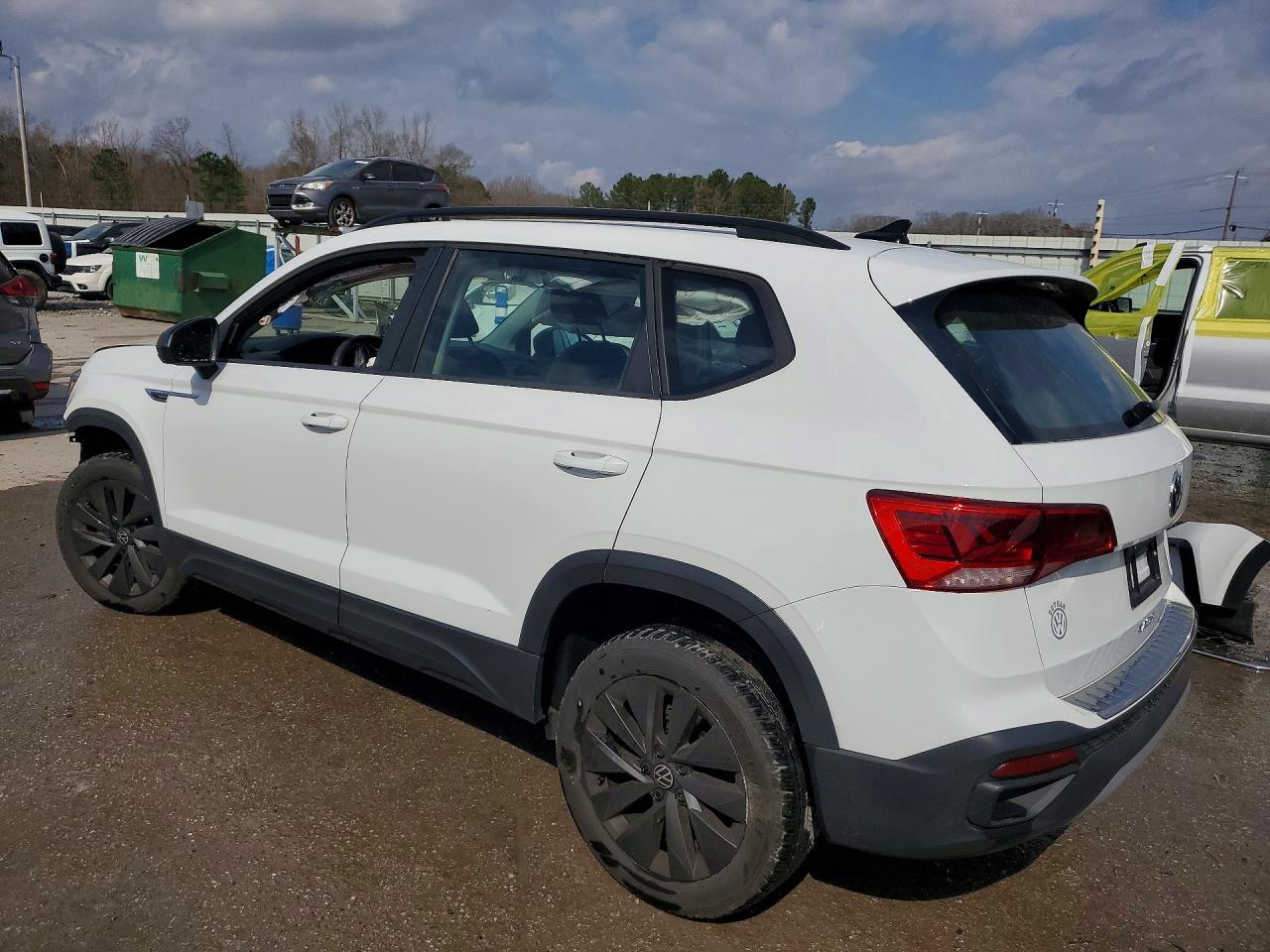 Volkswagen Taos S