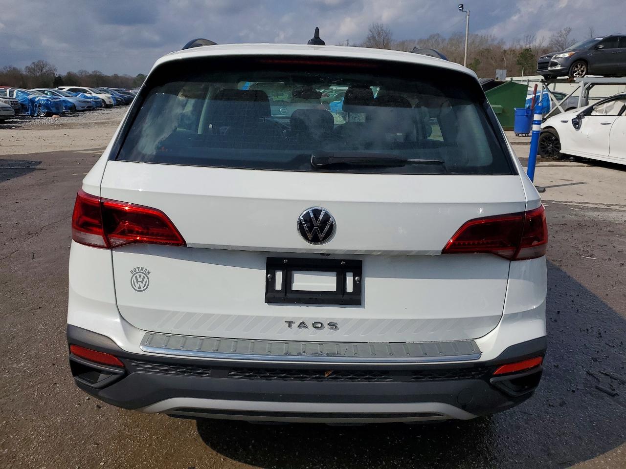 Volkswagen Taos S