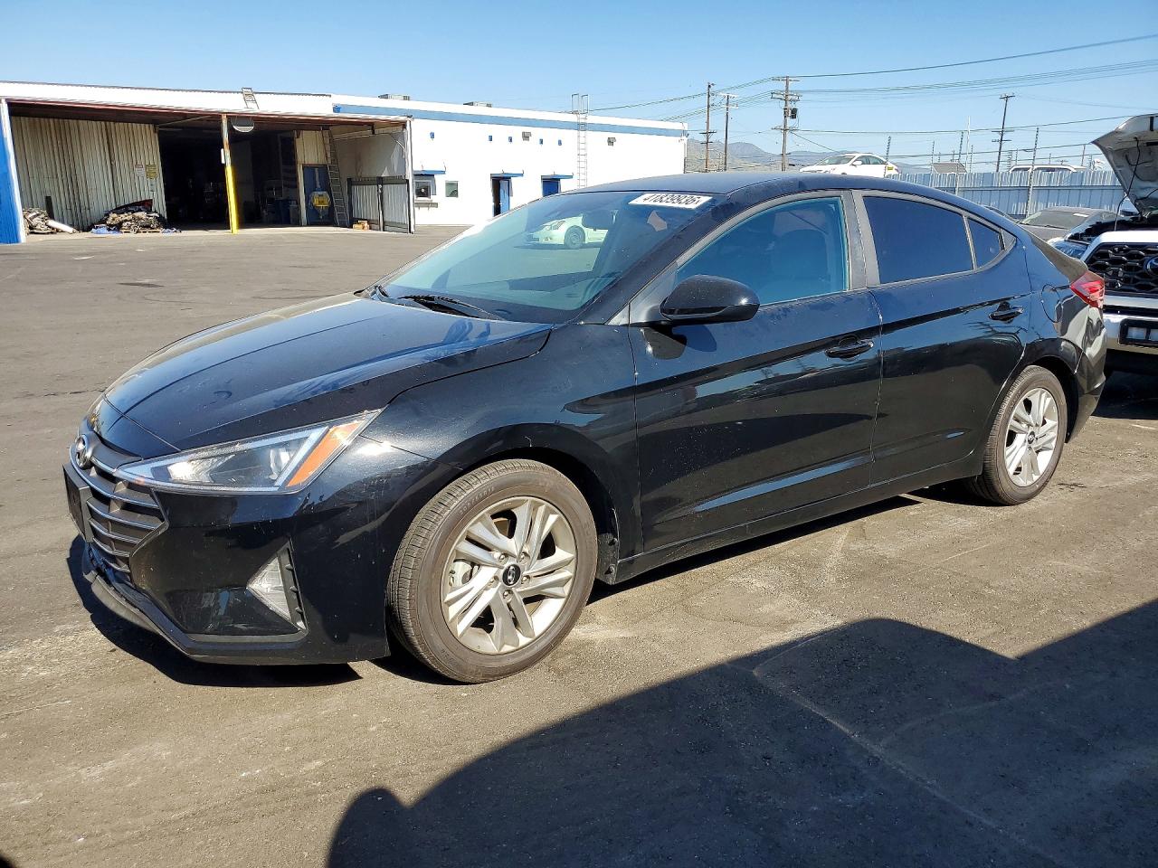 Salvage Hyundai ELANTRA Image