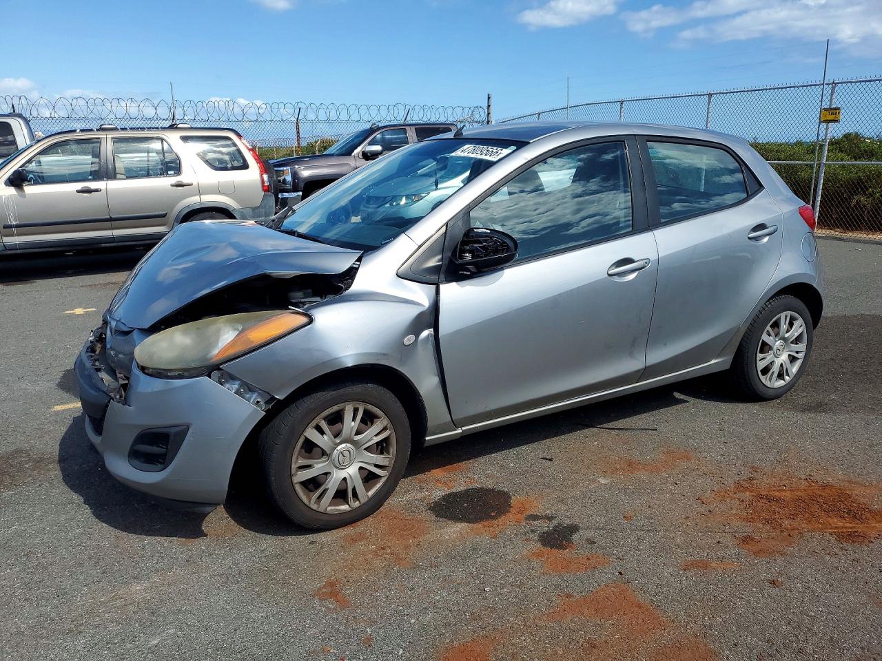 Salvage Mazda 2 Image