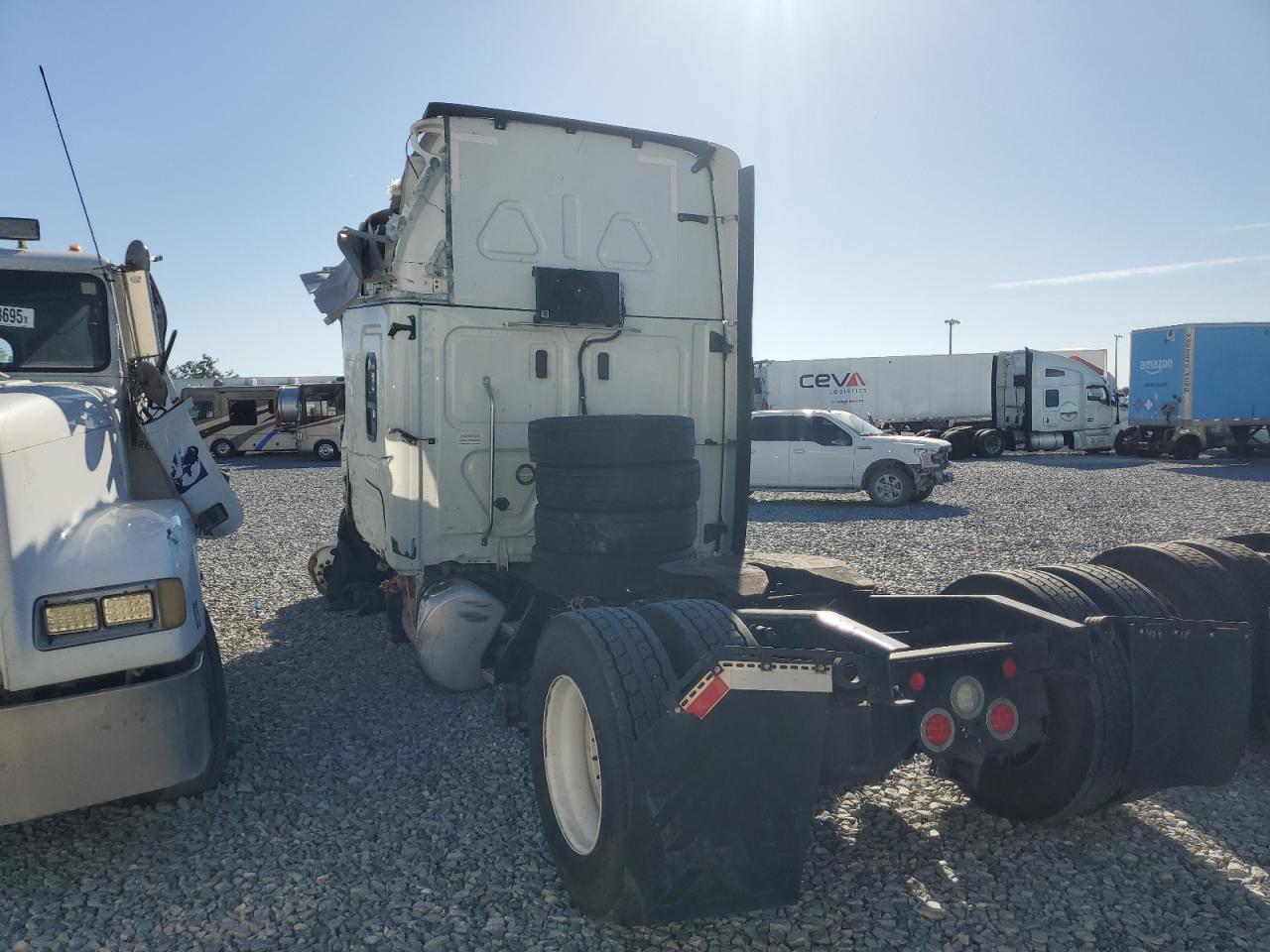 Freightliner Cascadia 126