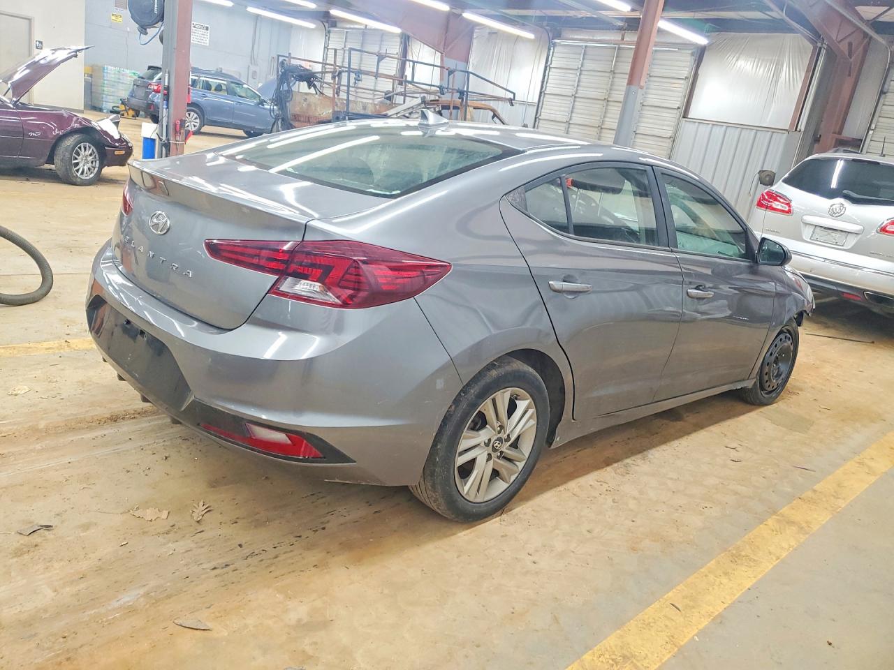 Hyundai ELANTRA Sel