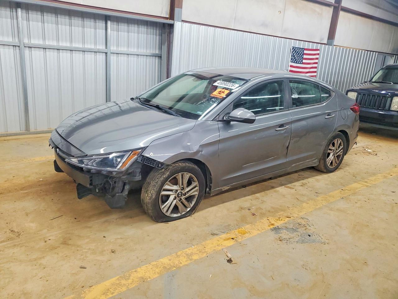 Salvage Hyundai ELANTRA Image