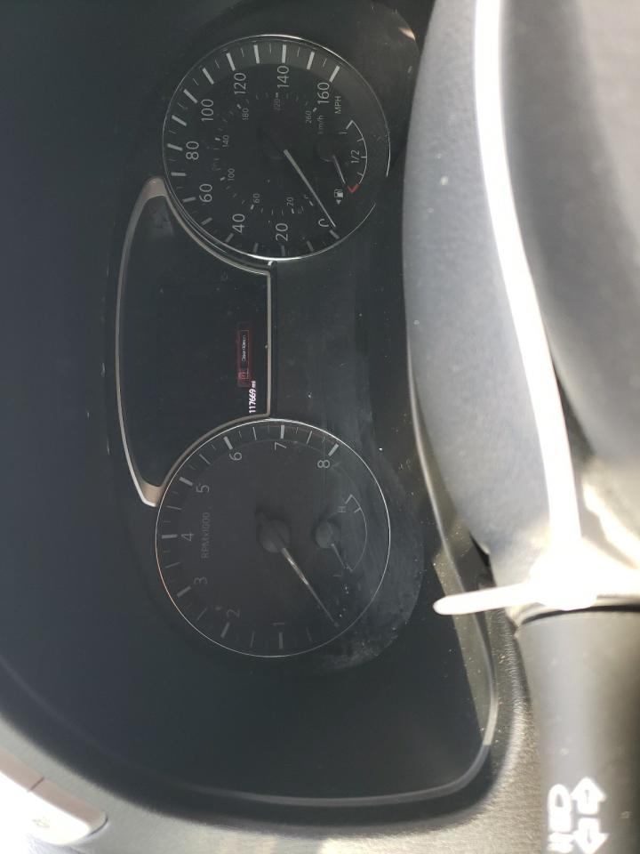 Nissan Pathfinder S