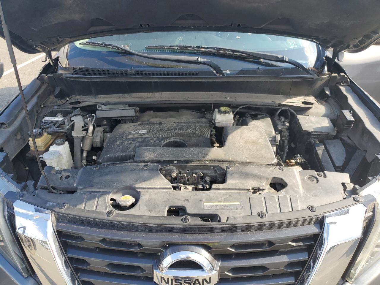 Nissan Pathfinder S