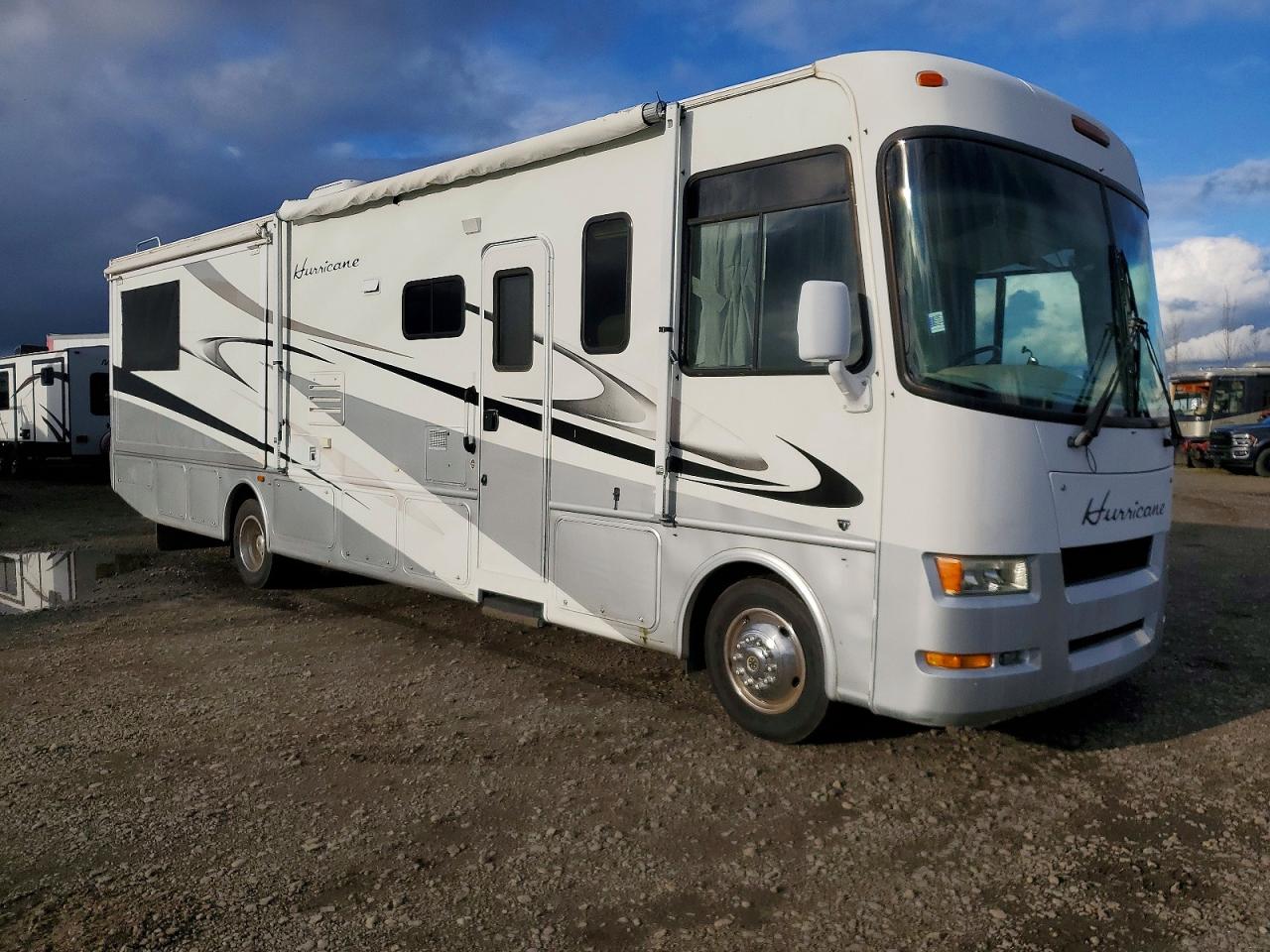 Salvage Ford F-550 Image