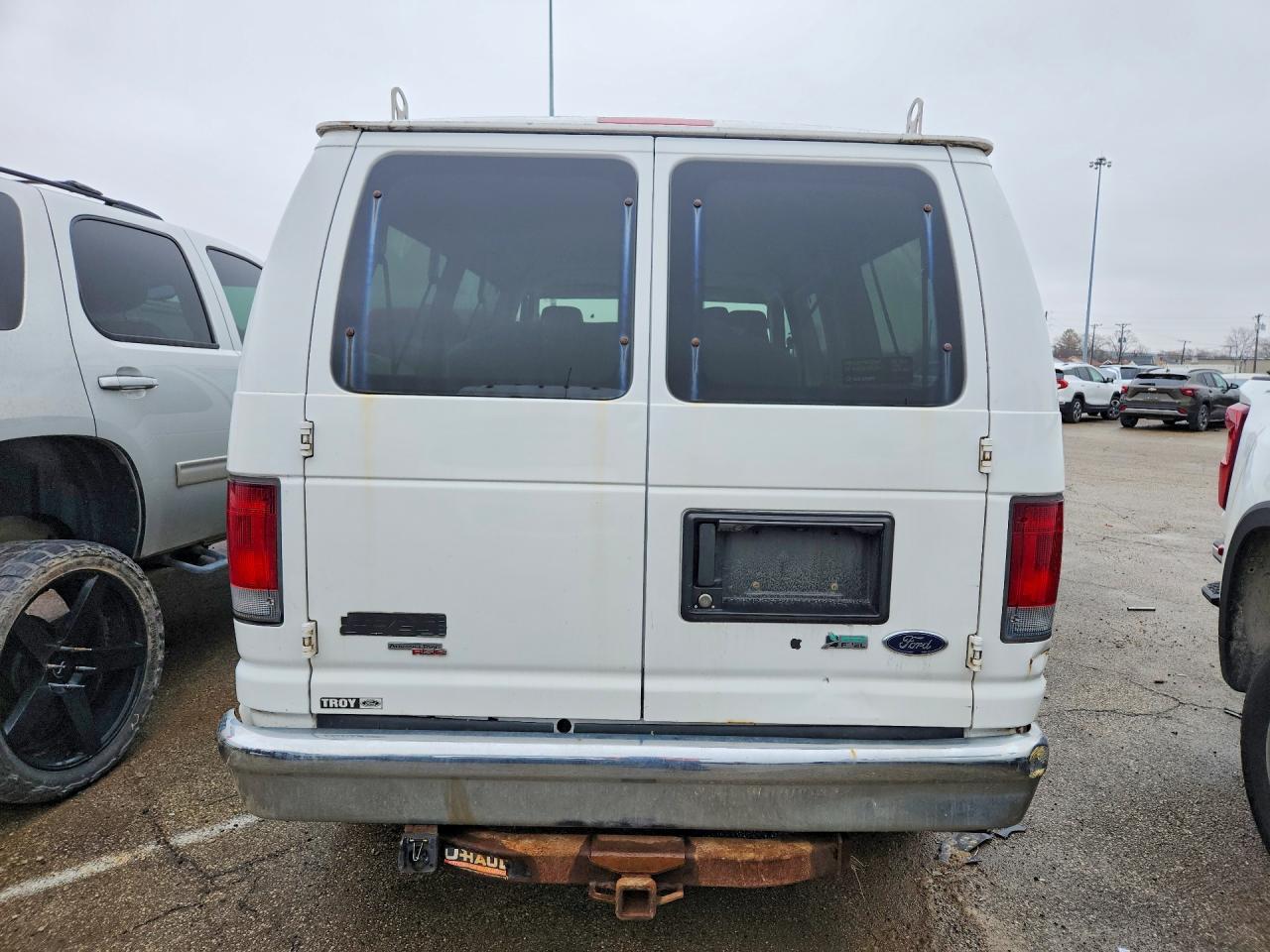 Ford Econoline E350 Super Duty Wagon
