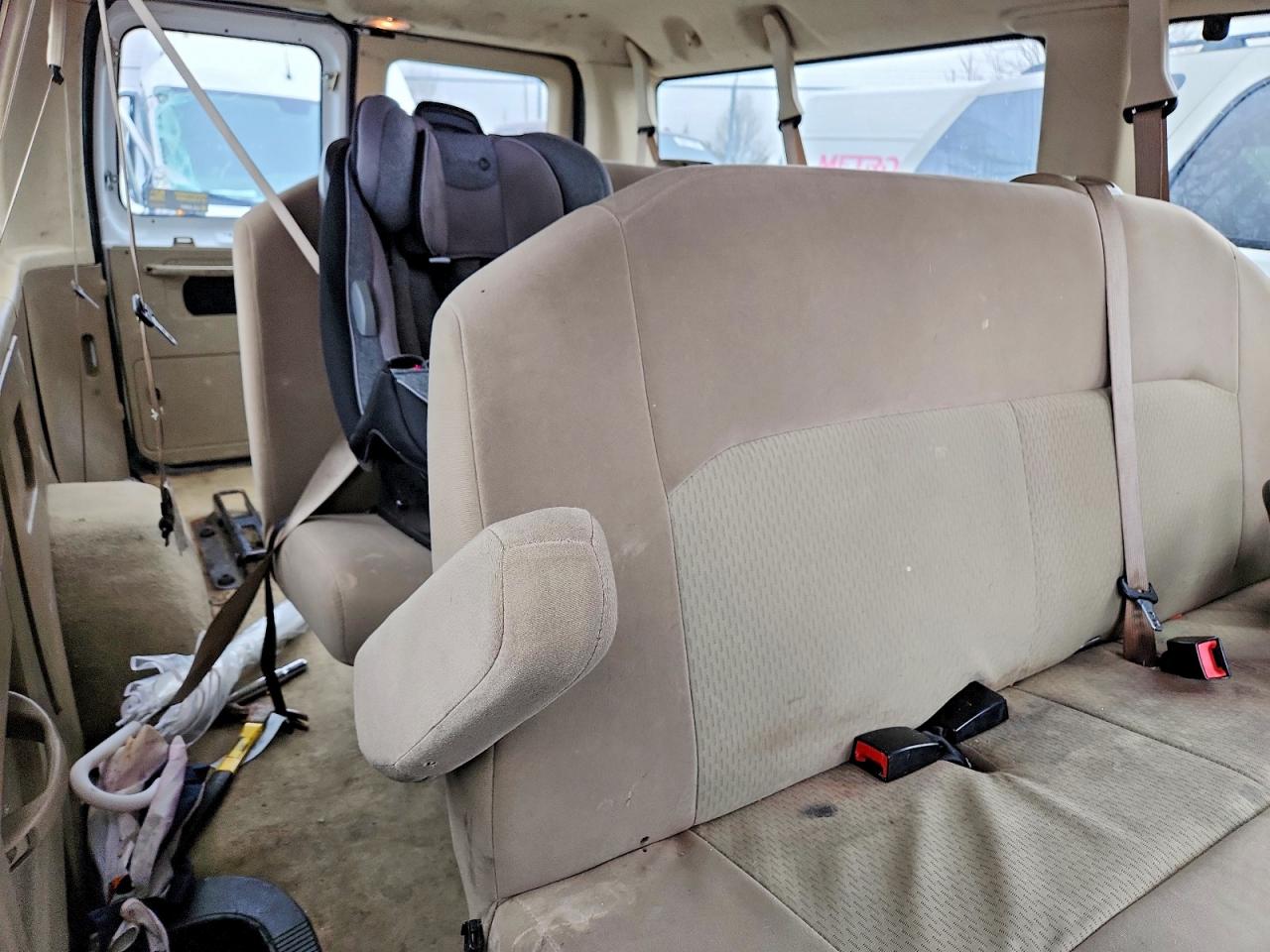 Ford Econoline E350 Super Duty Wagon
