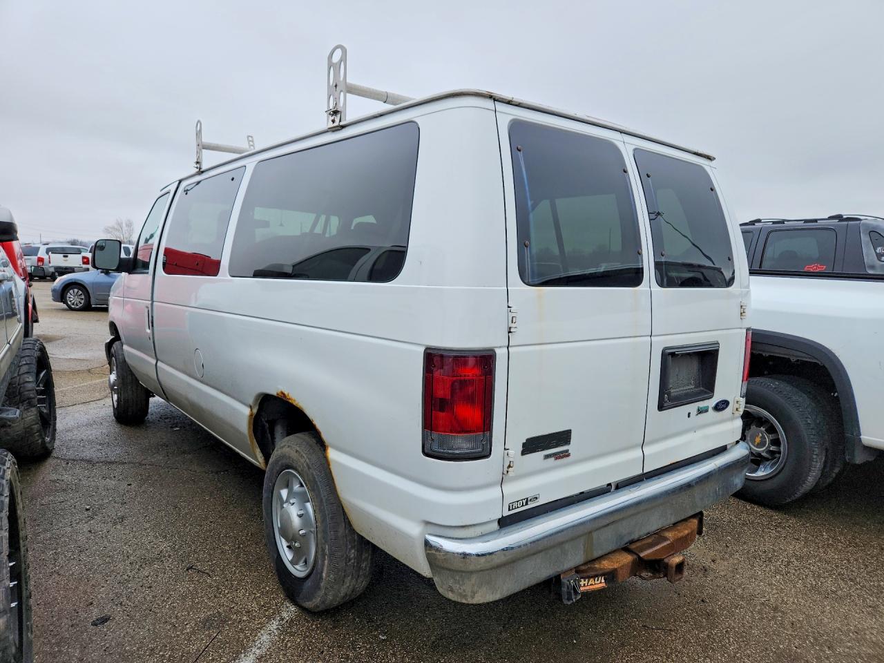 Ford Econoline E350 Super Duty Wagon