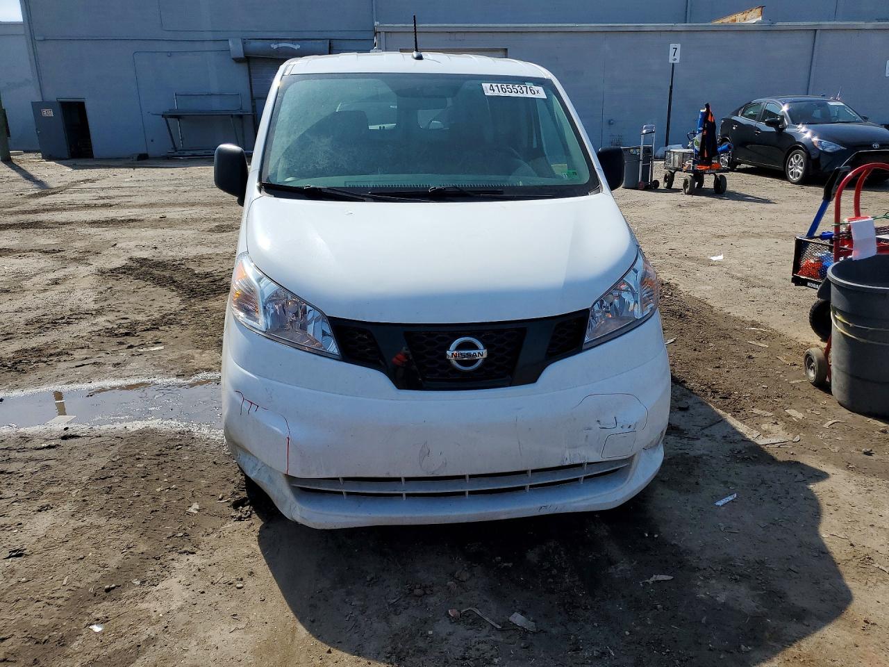 Nissan Nv