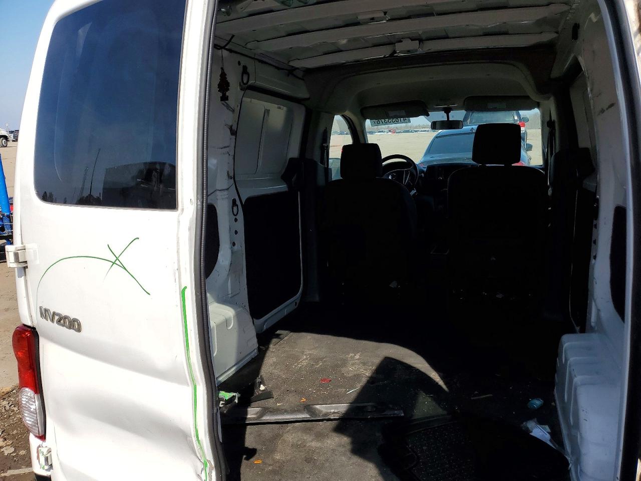 Nissan Nv