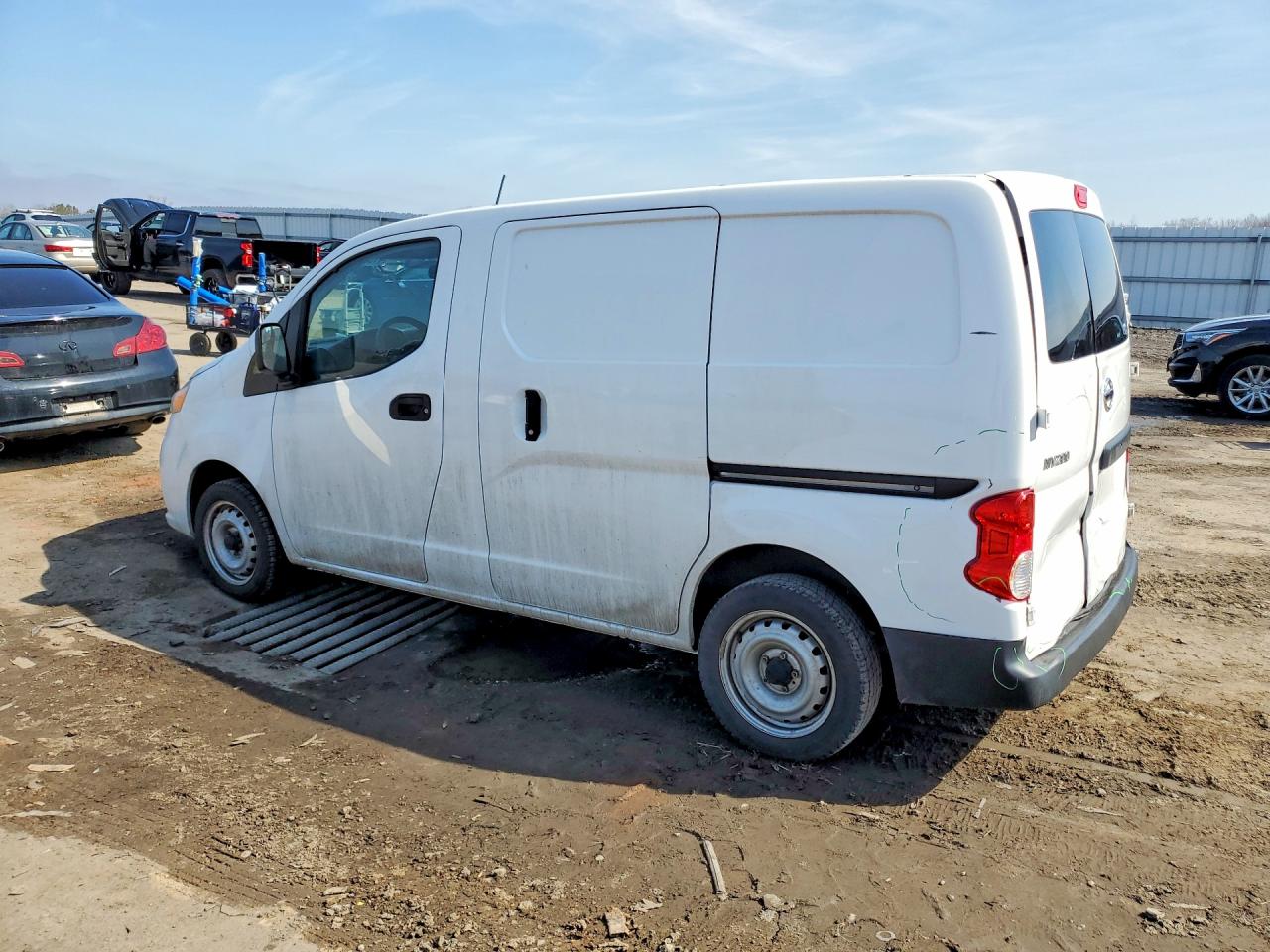 Nissan Nv