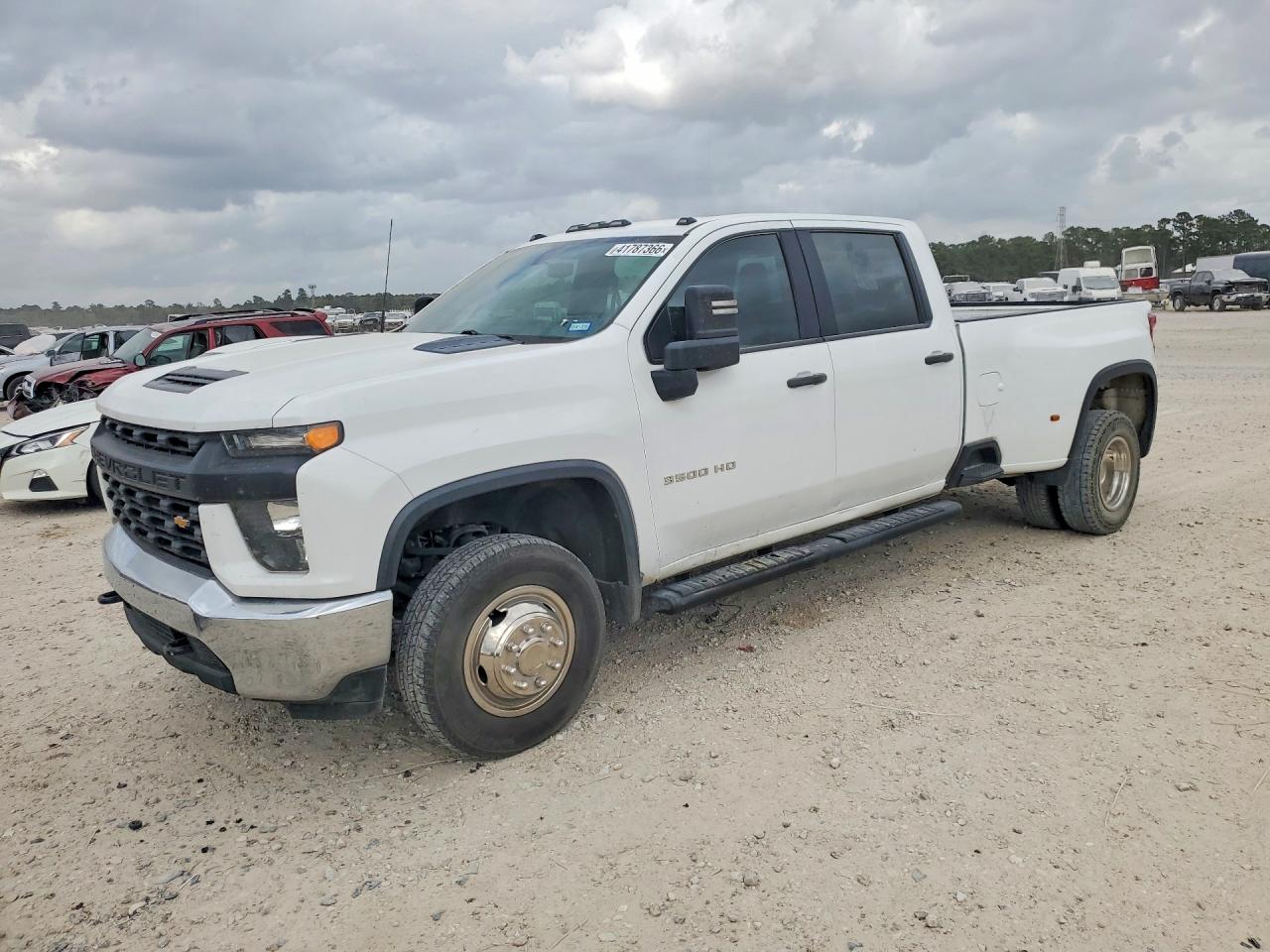 Salvage Chevrolet Silverado Image