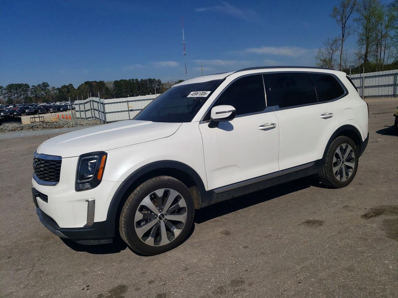 Salvage Kia Telluride Image