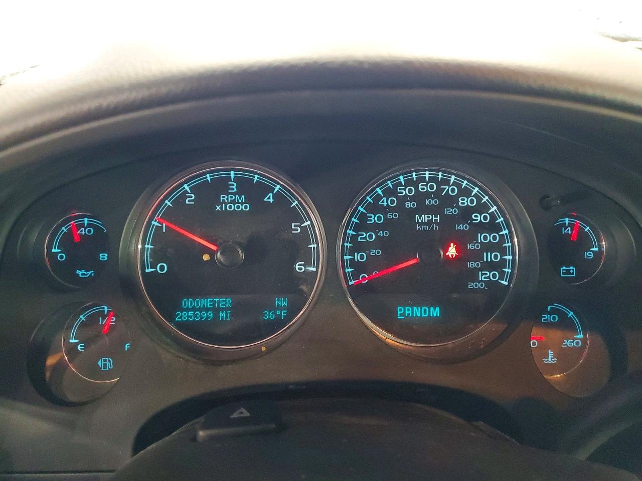 Chevrolet Suburban C1500 Ls