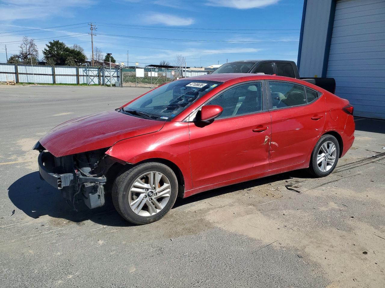 Salvage Hyundai ELANTRA Image