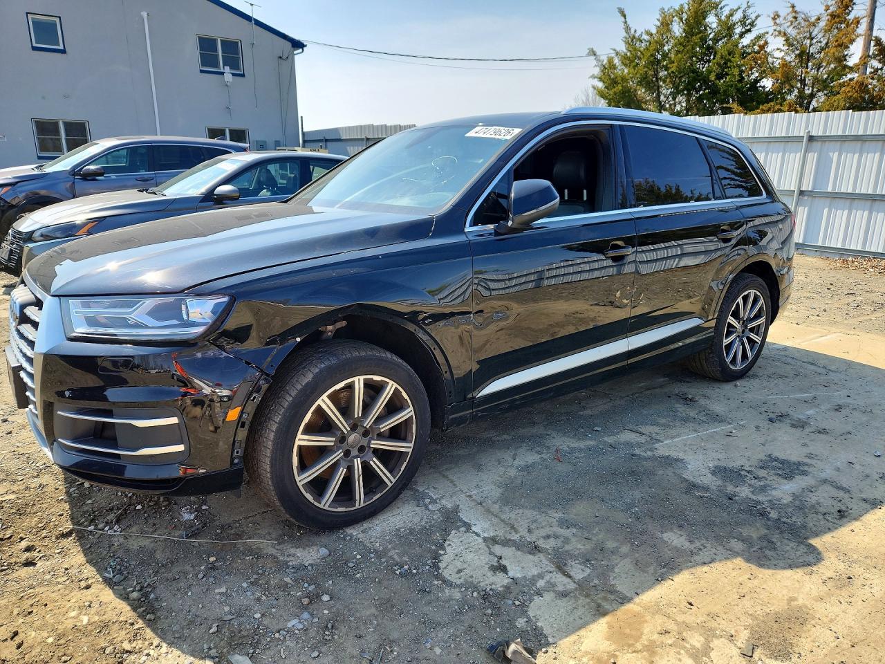 Salvage Audi Q7 Image