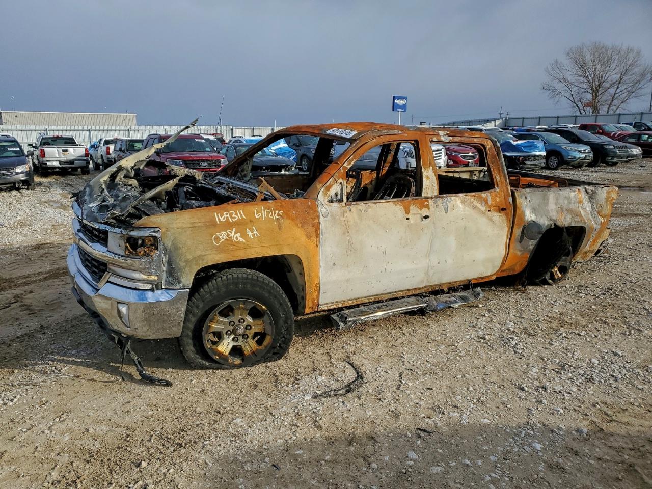 Salvage Chevrolet Silverado Image