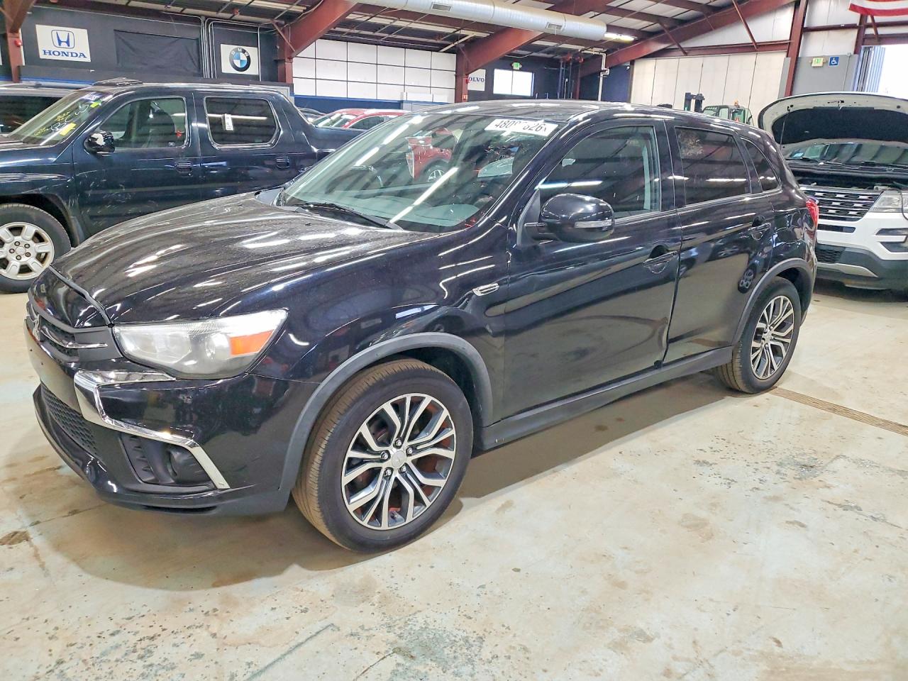 Salvage Mitsubishi Outlander Image