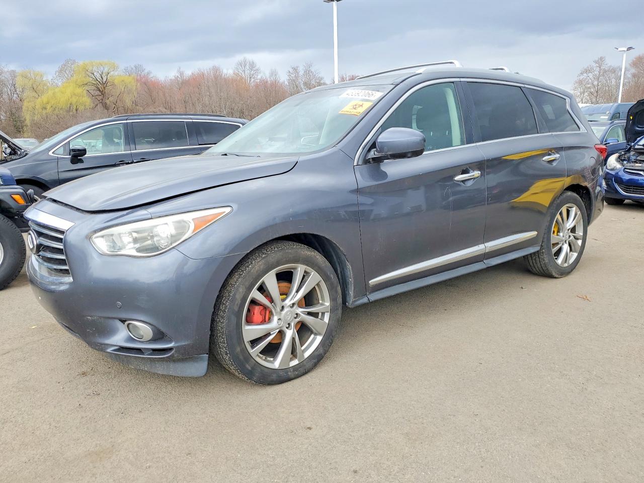Salvage INFINITI JX35 Image