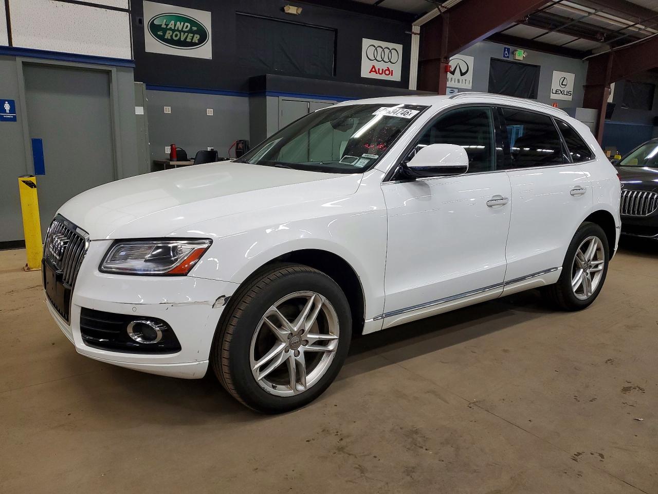 Salvage Audi Q5 Image