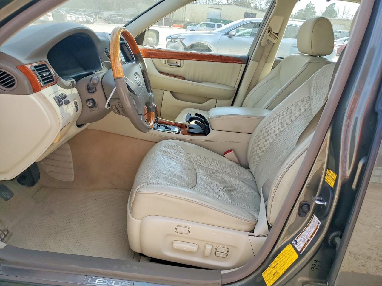 Lexus LS Base
