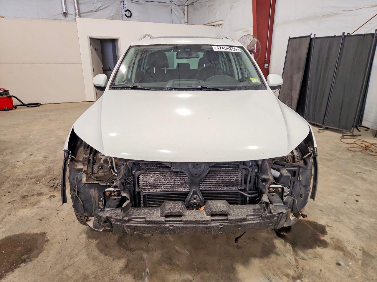 Volkswagen Tiguan S