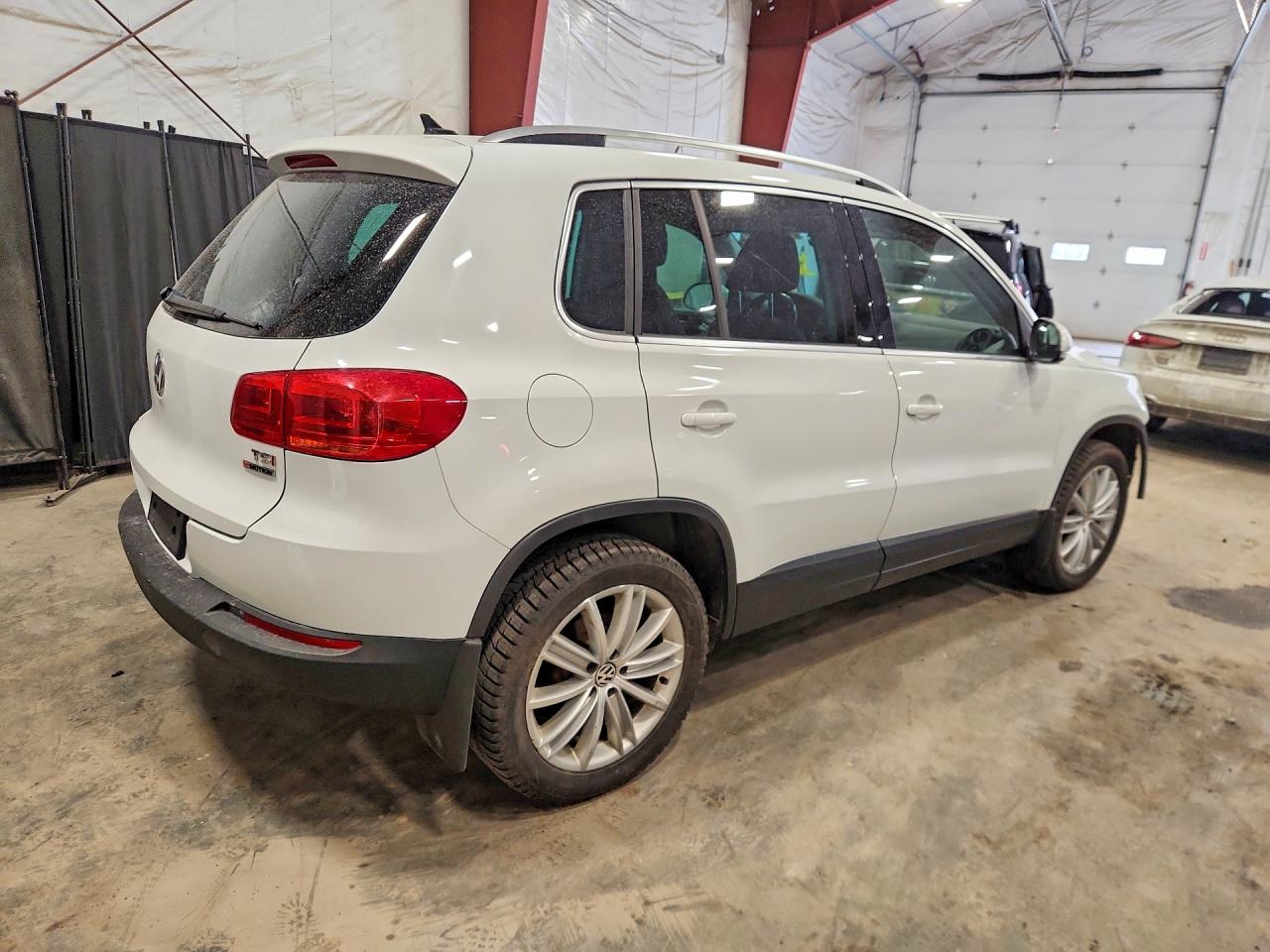 Volkswagen Tiguan S