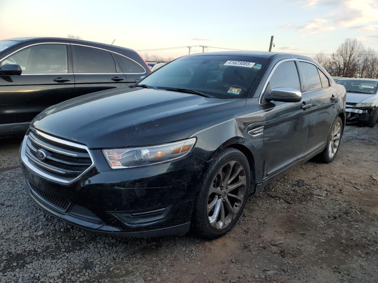 Salvage Ford Taurus Image