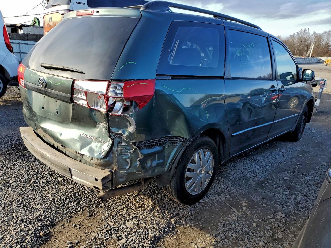 Toyota Sienna Ce