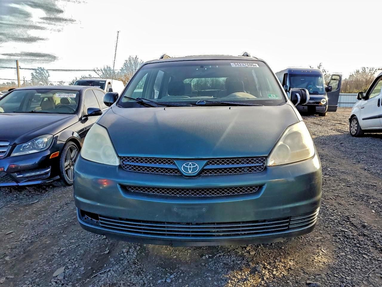 Toyota Sienna Ce
