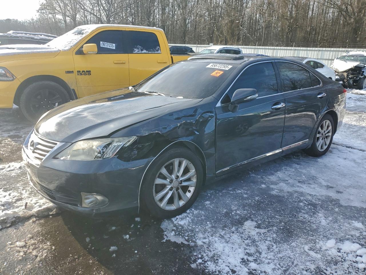 Salvage Lexus Es Image