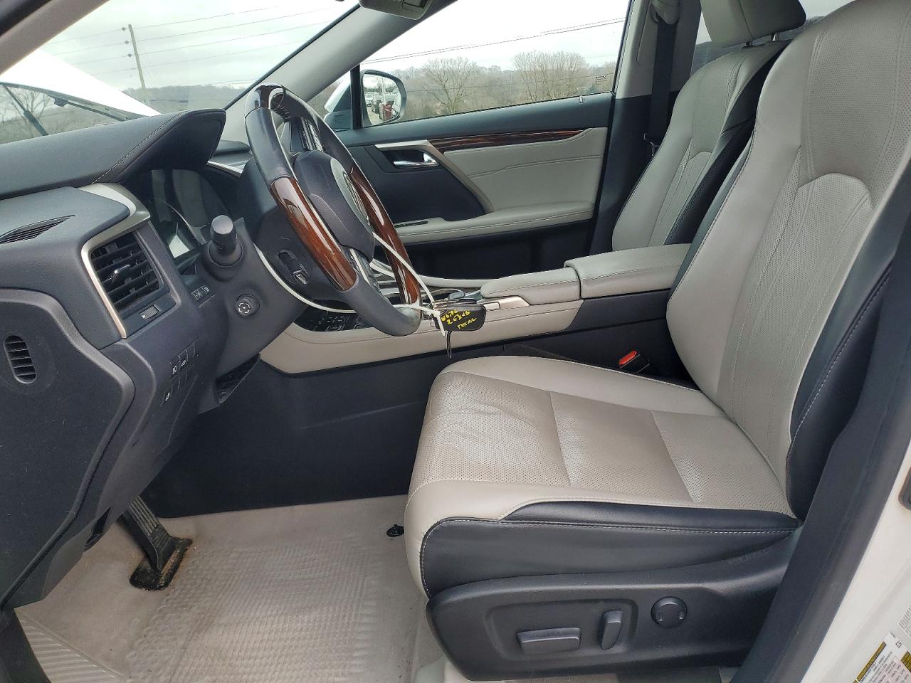 Lexus RX Base
