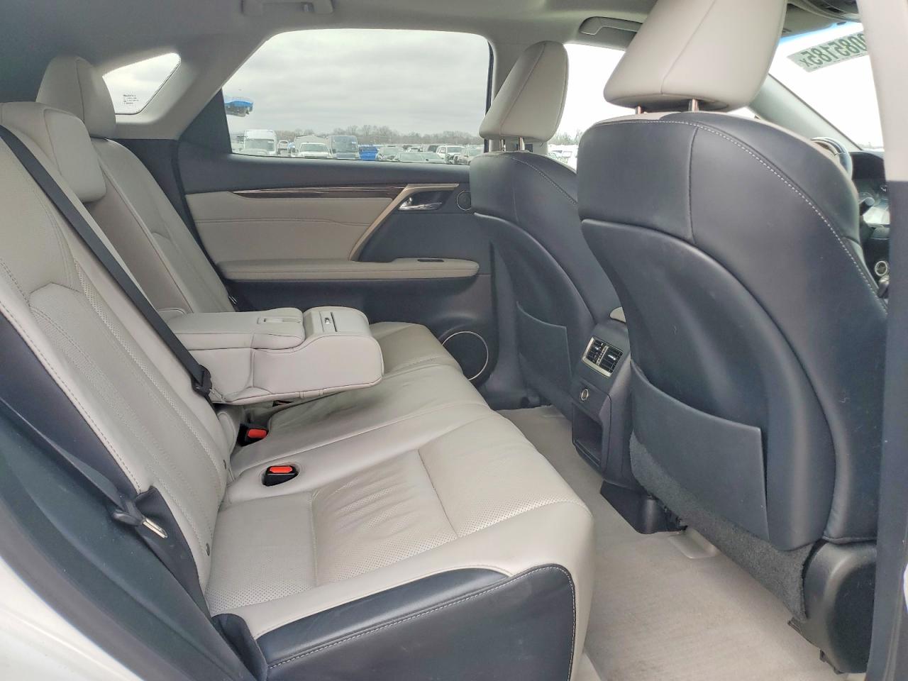 Lexus RX Base