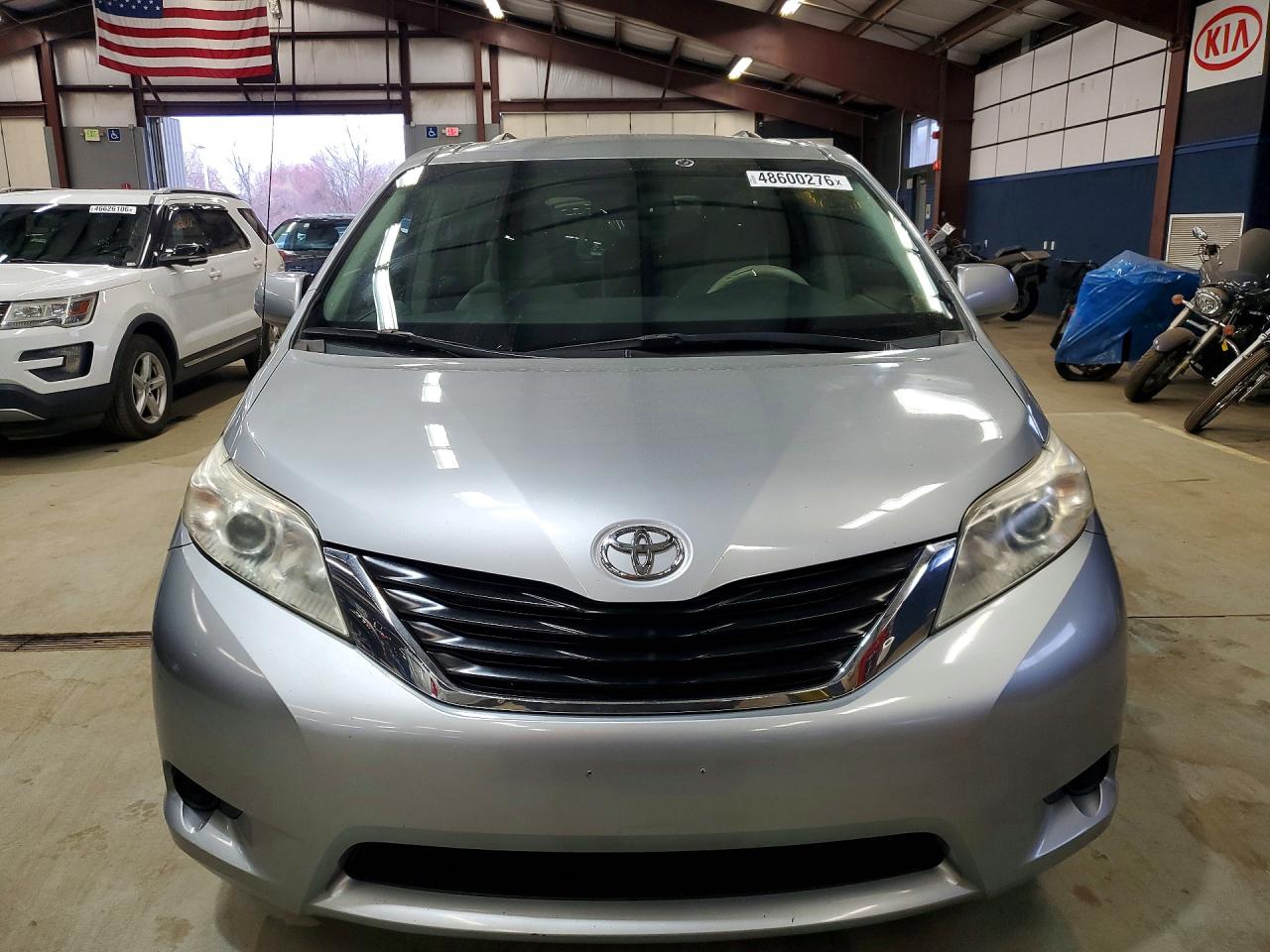 Toyota Sienna Le 8-passenger