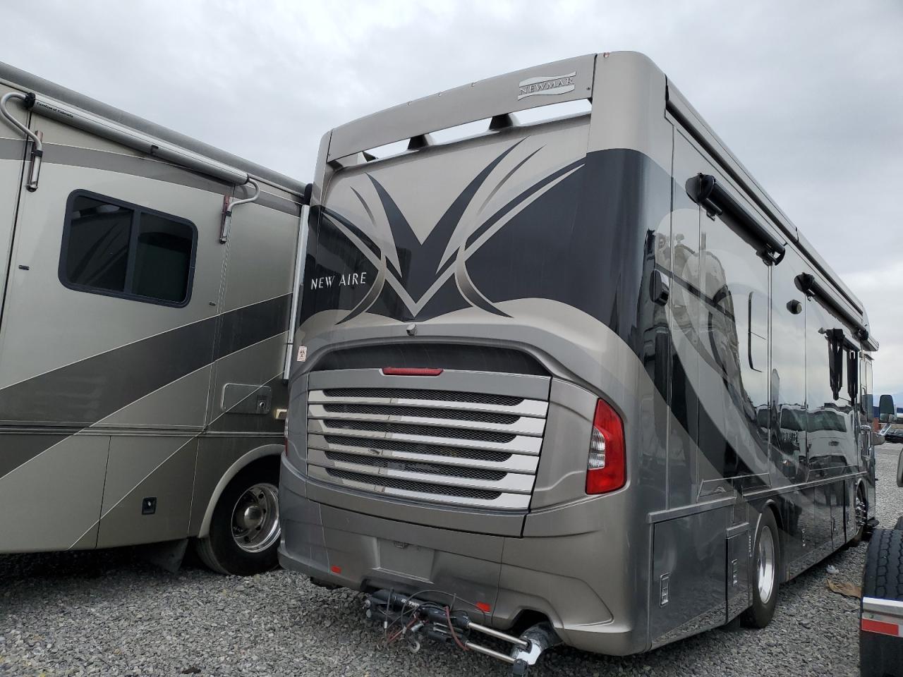 Newmar Kountry Recreational Vehicle