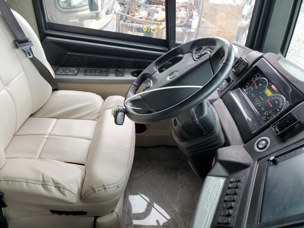 Newmar Kountry Recreational Vehicle