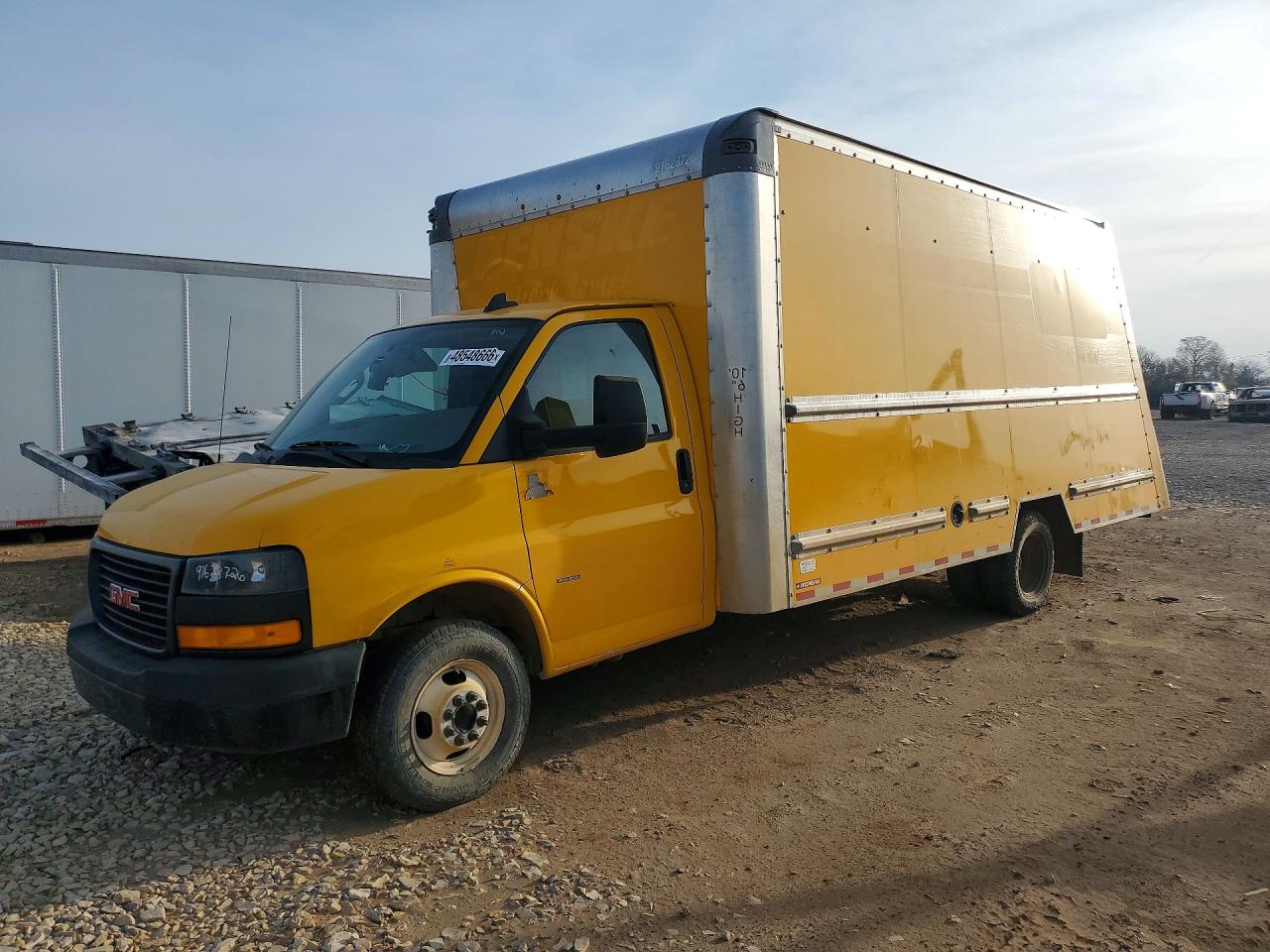 Salvage GMC Savana Image