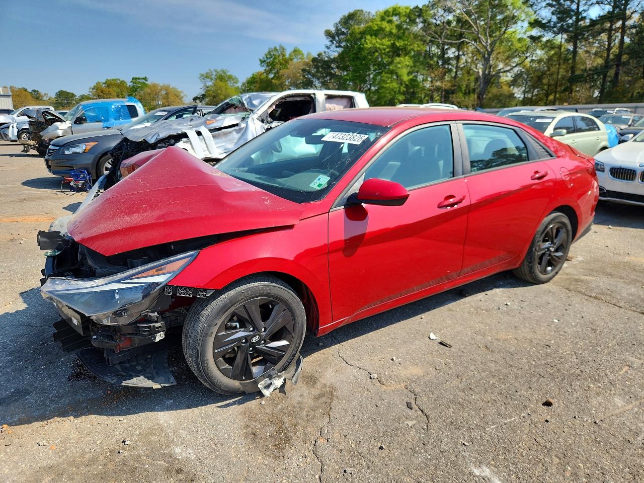 Salvage Hyundai ELANTRA Image