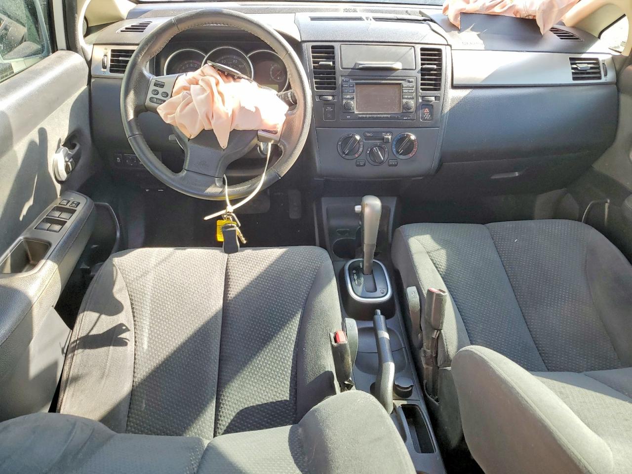 Nissan Versa 1.8 S