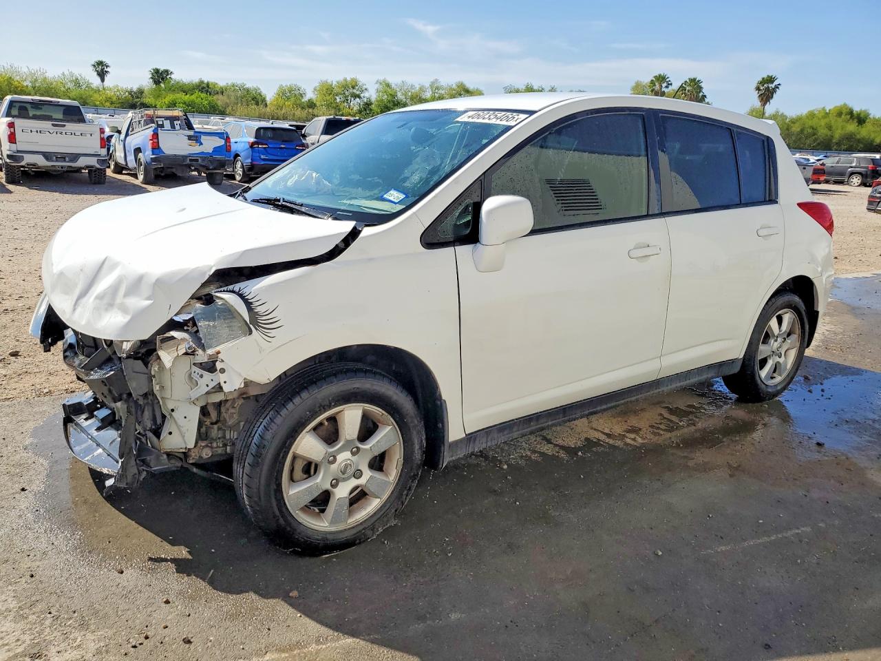 Salvage Nissan Versa Image