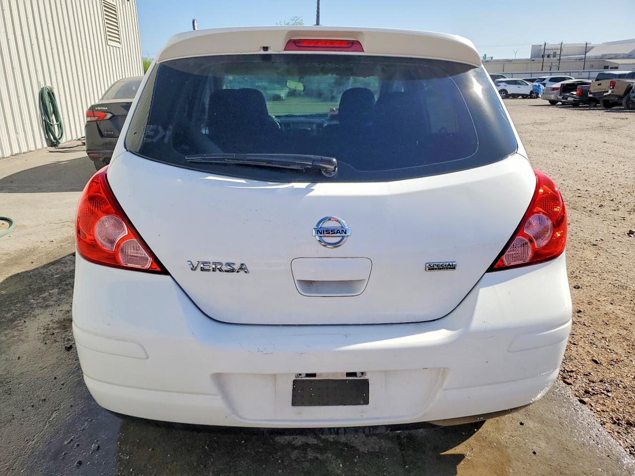 Nissan Versa 1.8 S