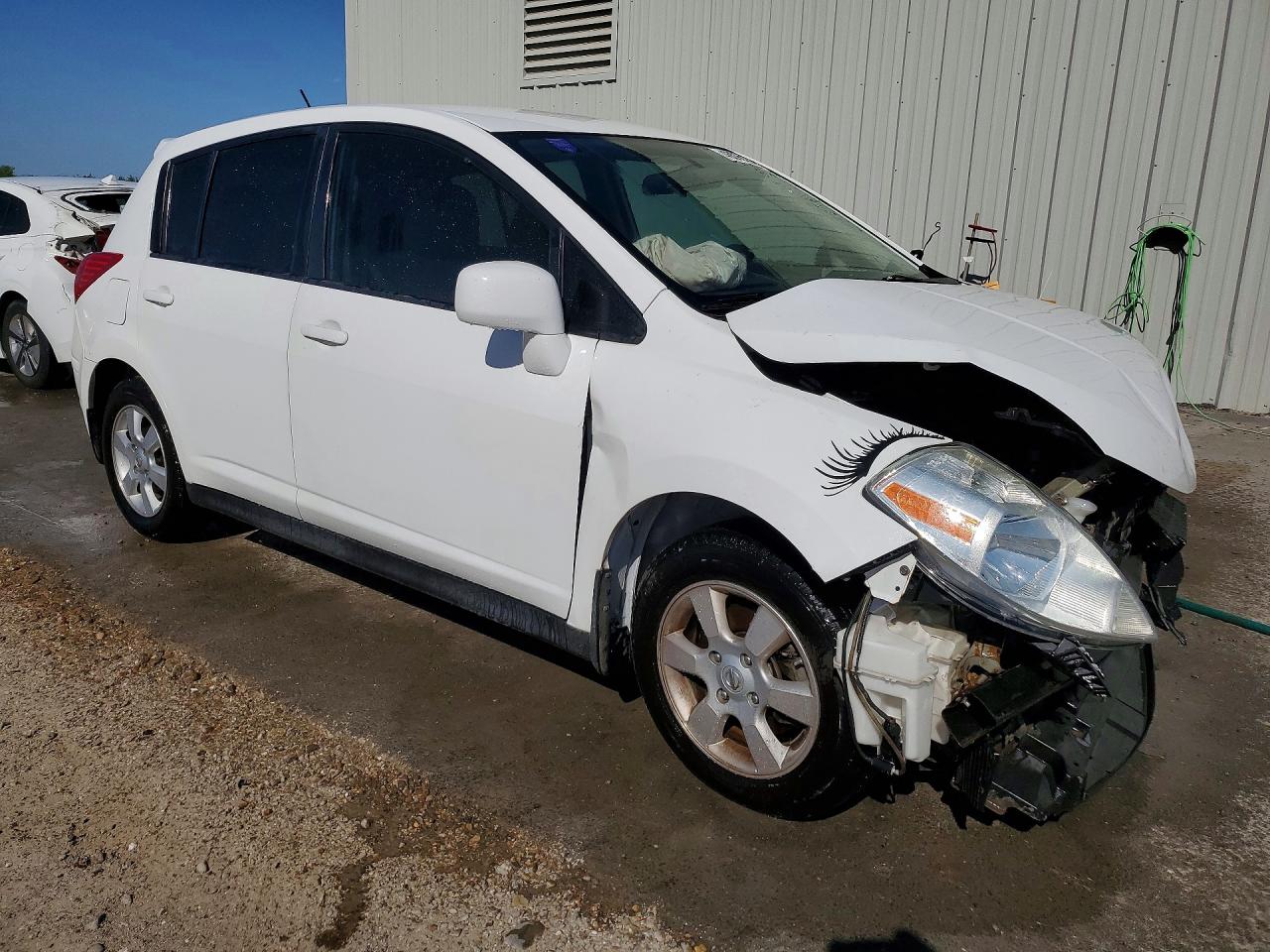 Nissan Versa 1.8 S