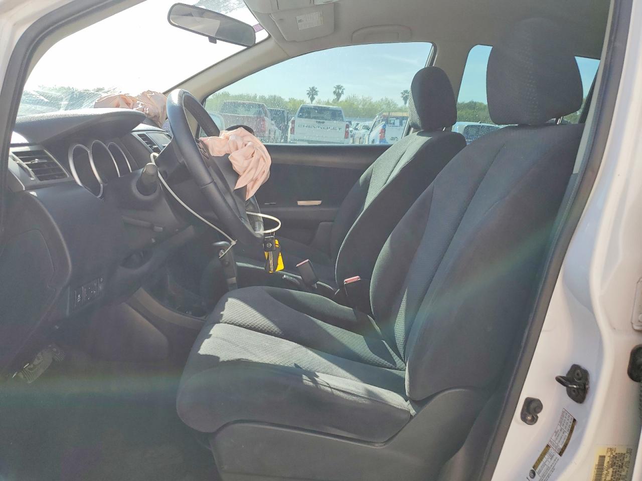 Nissan Versa 1.8 S