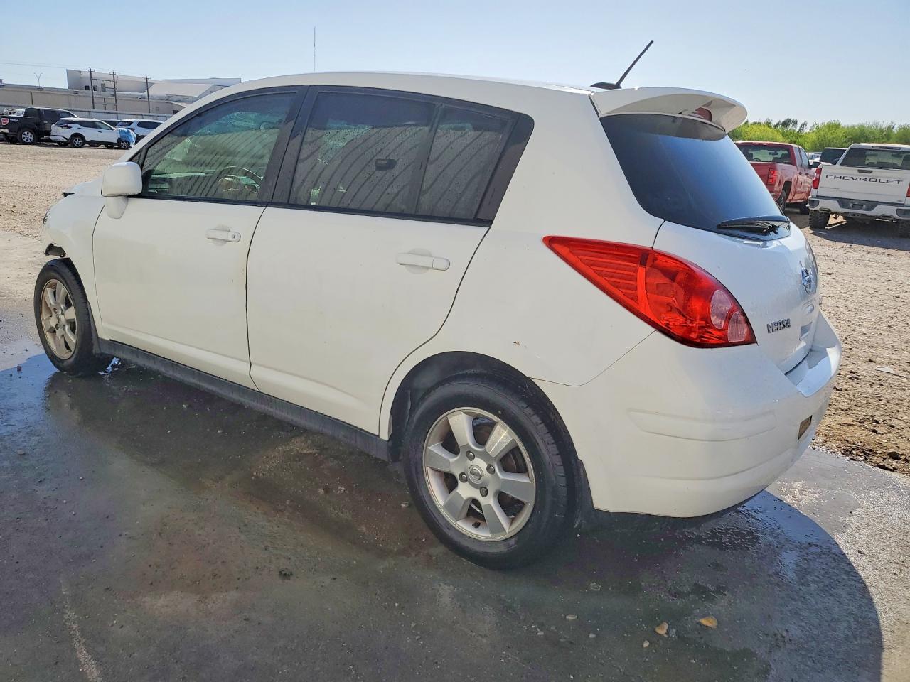 Nissan Versa 1.8 S